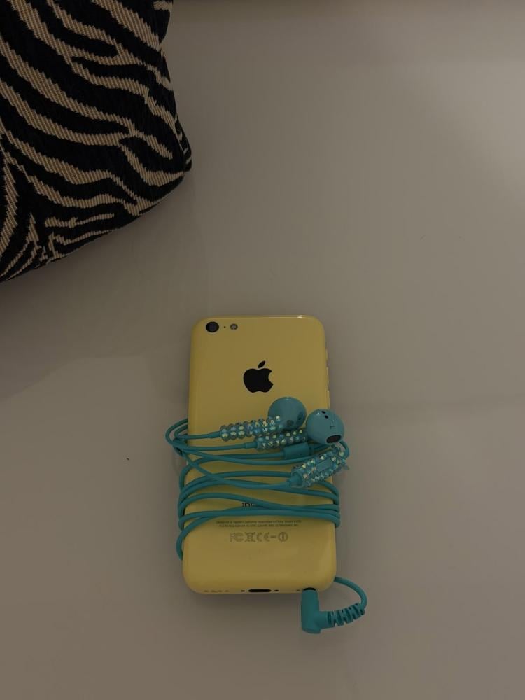 iPhone 5c yellow 5GB