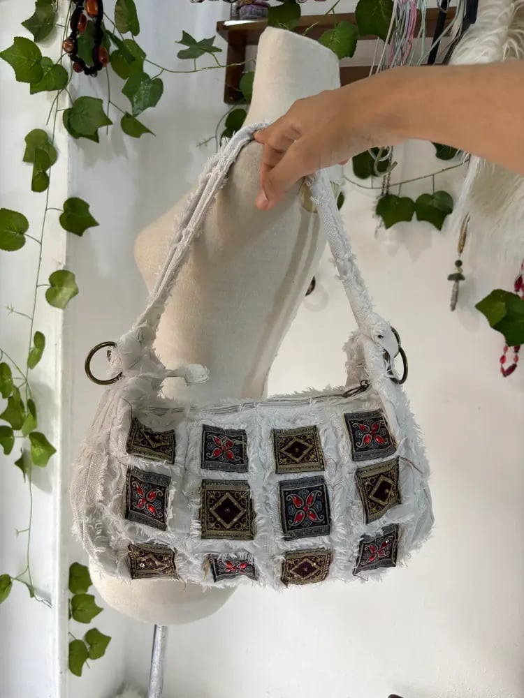 WHITE BOHO SHOULDER BAG