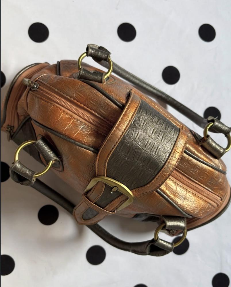 Vintage leather bag