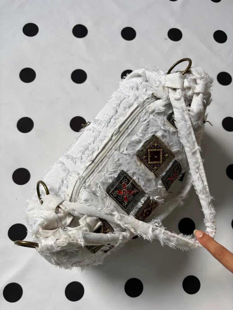 WHITE BOHO SHOULDER BAG