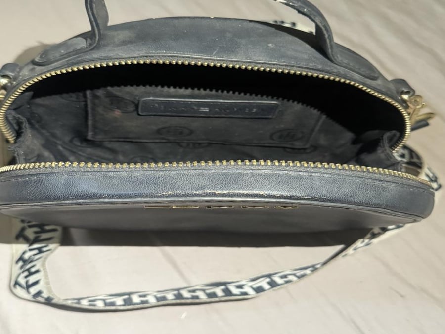 Authentic tommy hilfiger bag