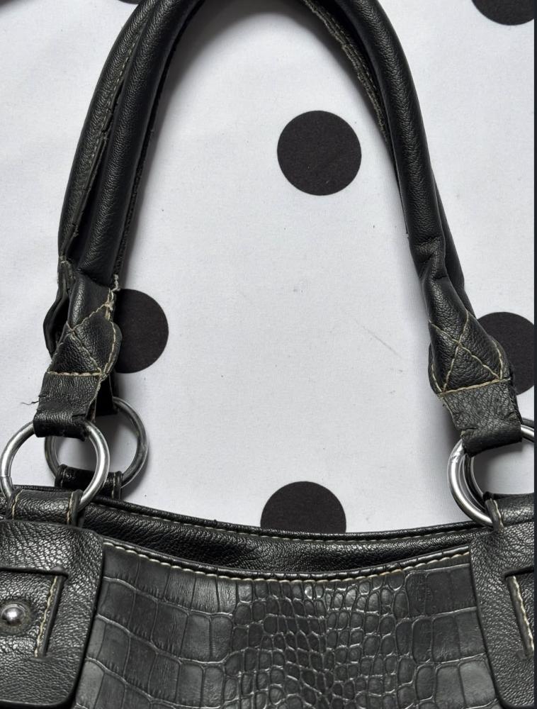 Huge leather bag with strap