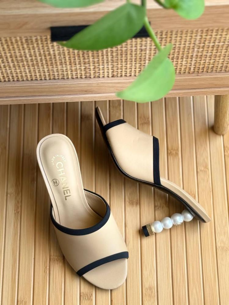 HEELS