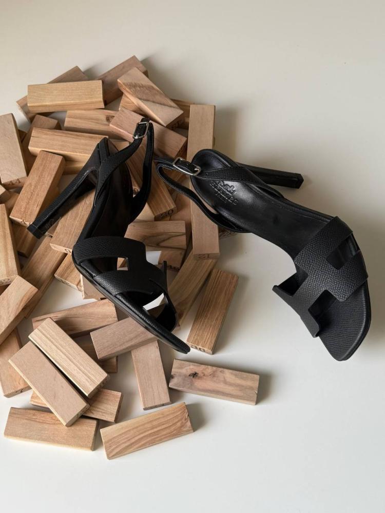 HEELS