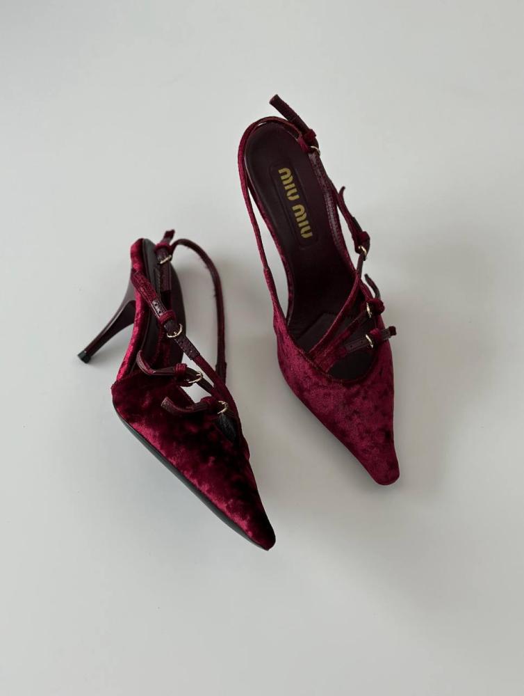 HEELS