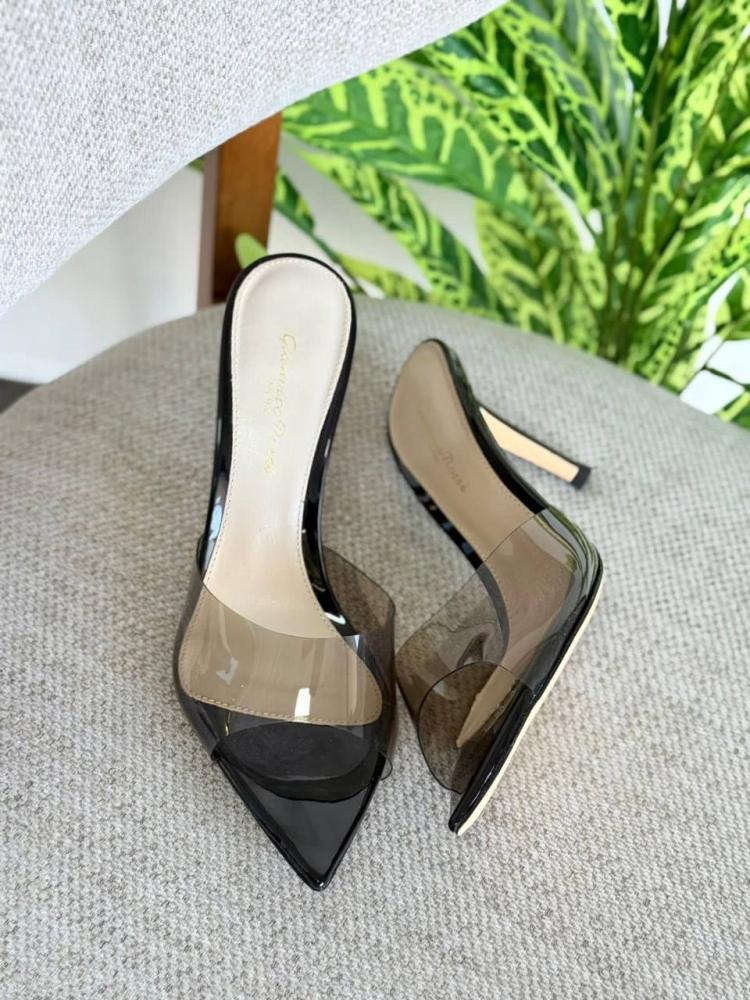 HEELS