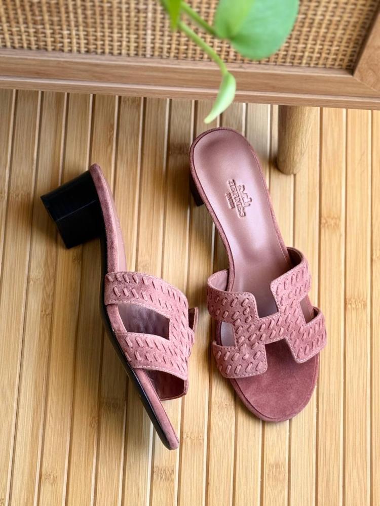HEELS