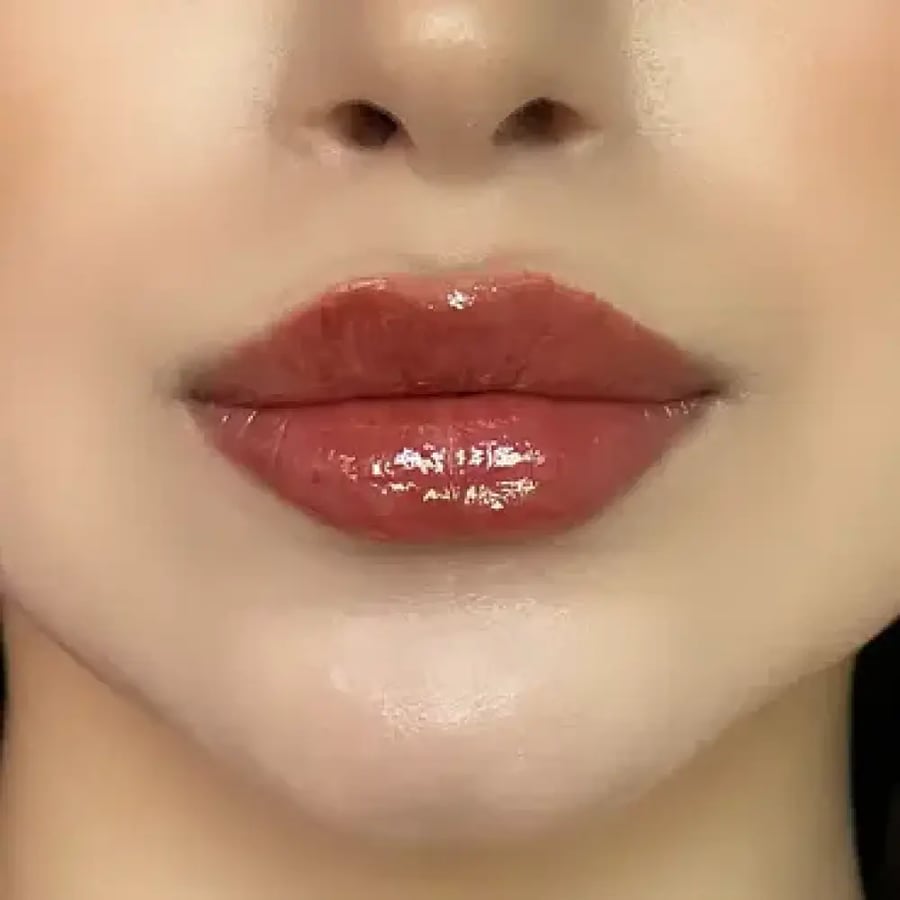 مرطب الشفاه الغني من لوكا
