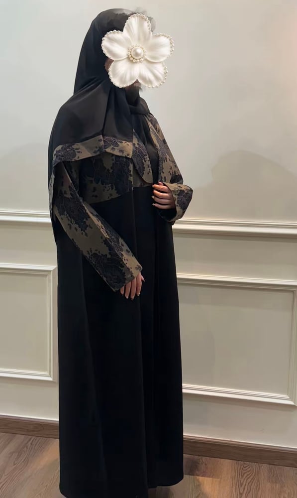 منى