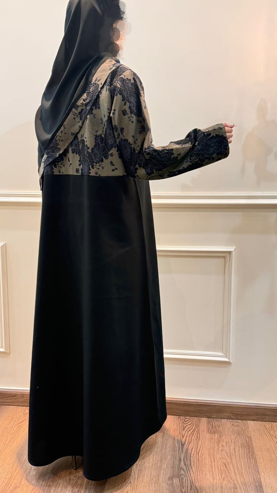 منى