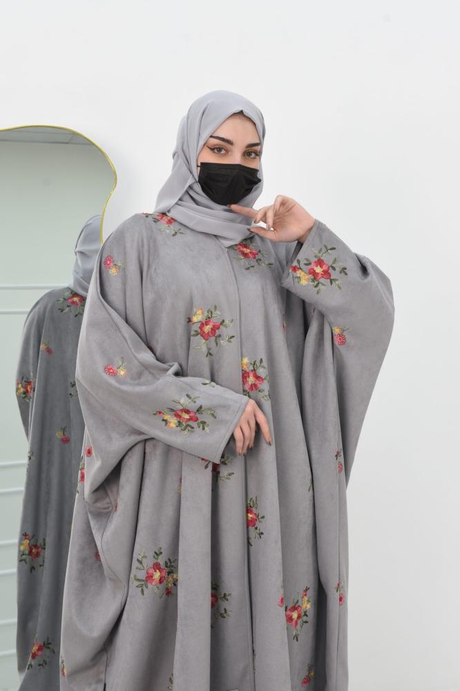 عباية شتوية بشت بلون رصاصي بتطريز انيق