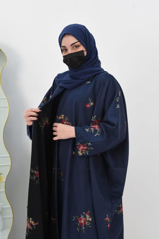 عباية شتوية بشت بلون كحلي بتطريز انيق
