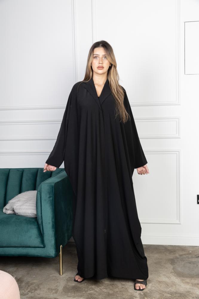 Black Bisht Abaya with a normal collar and sleeves