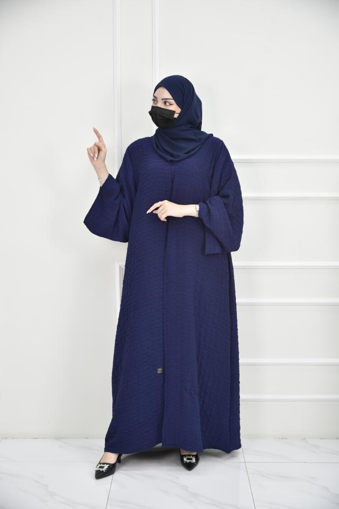 عباية ساحرة بقماش مموج بلون كحلي