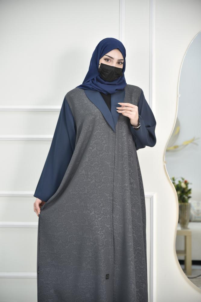 عباية كريب رصاصية بلمسات كحلية