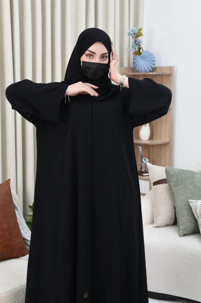 عباية سوداء بتطريز ساحر