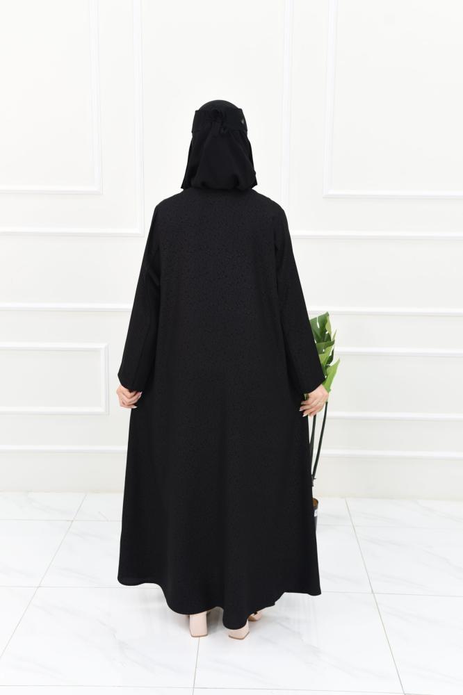 عباية انيقة من الجاكار بتدخيلة قماش سادة