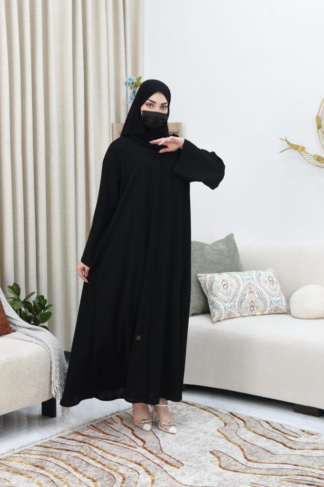 عباية سوداء بتطريز ساحر