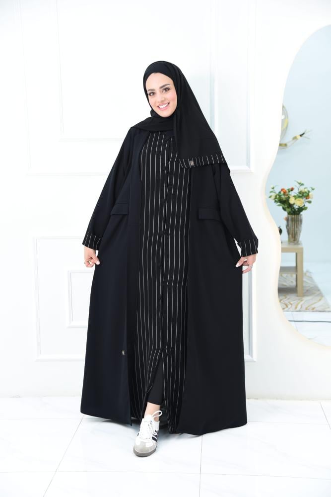 Practical everyday abaya with a striped inner layer