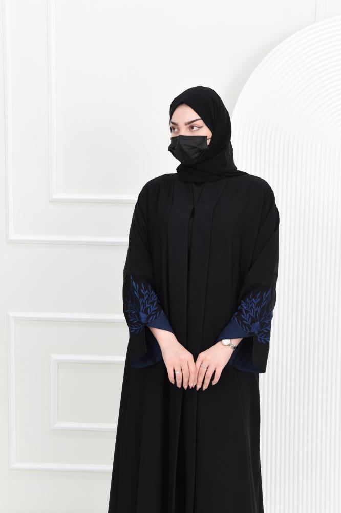 عباية بتطريز كحلي على الاكمام