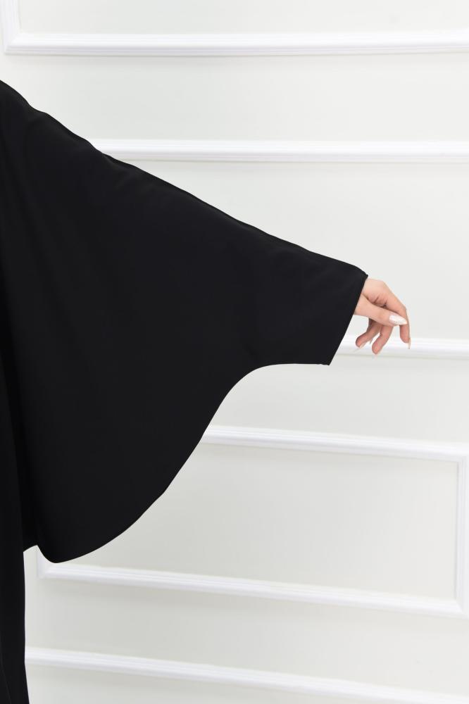 عباية بشت سادة بأكمام فراشة