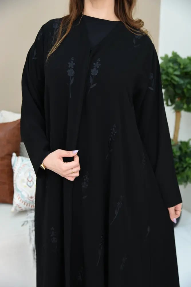 عباية تطريز ورد أسود