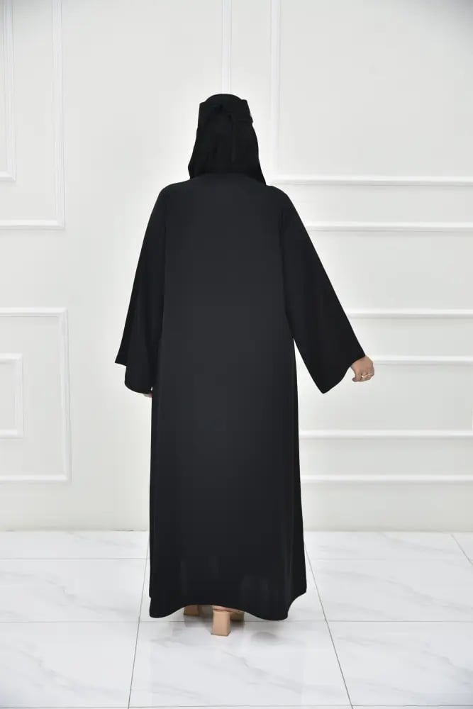 عباية كاجوال بياقة انيقة مع كسرات