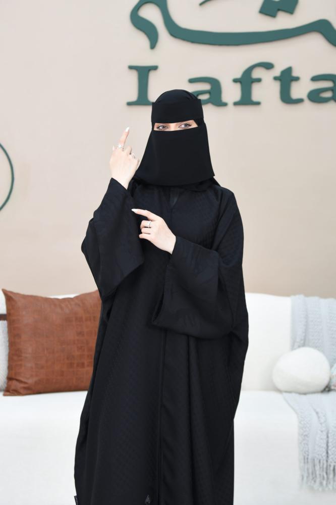 عباية بشت بقماش جاكار منقط