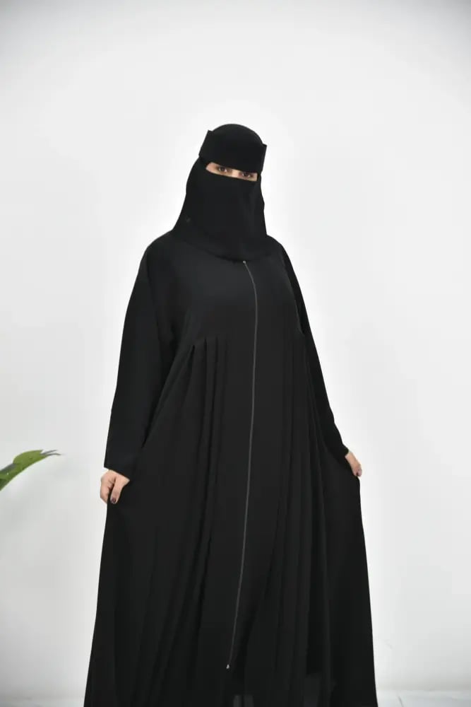 عباية نواعم نص كلوش بكسرات أمامية وسحاب