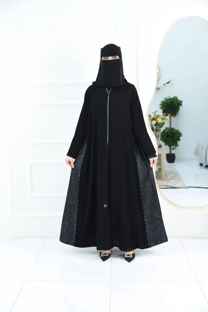 عباية ملكي بجاكار جانبي ولمسة تيفاني