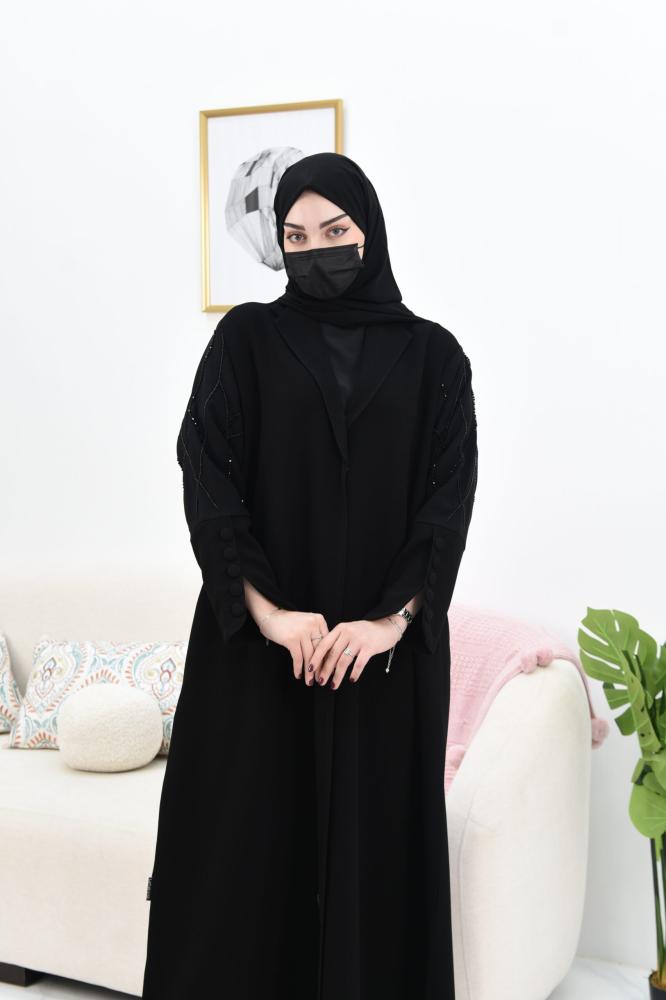 عباية بأكمام مطرزة مفتوحة
