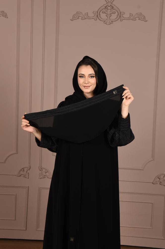 عباية كريب ناعمة بتصميم عملي وأكمام كبك