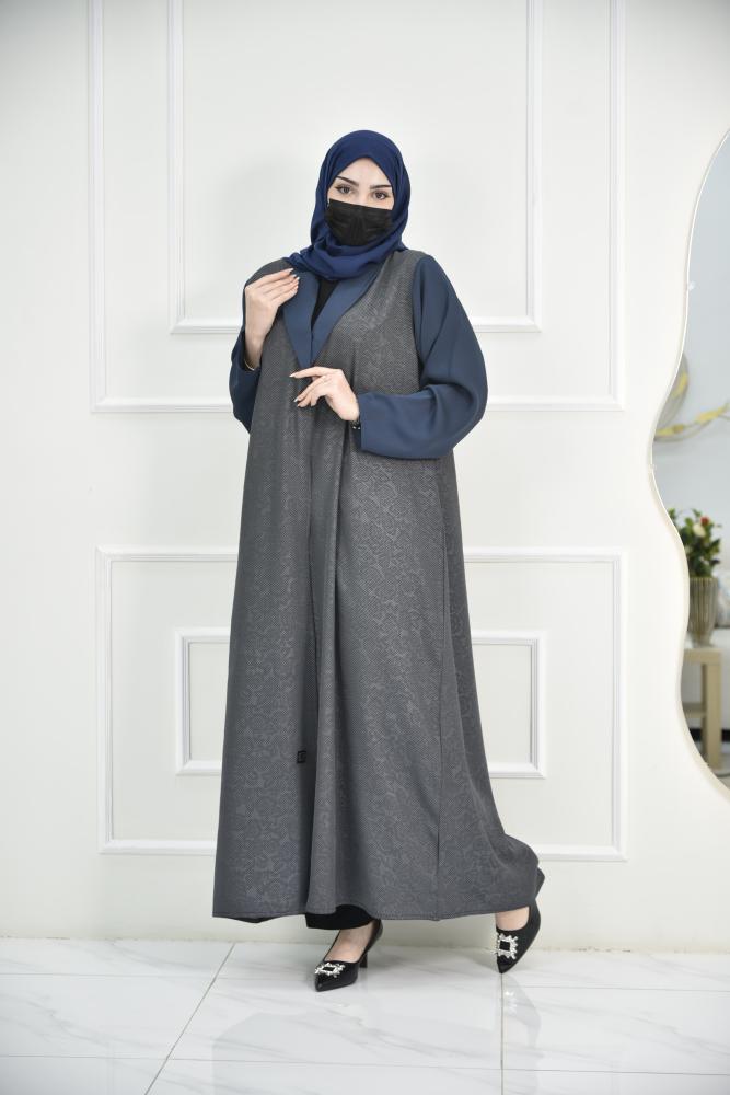 عباية كريب رصاصية بلمسات كحلية