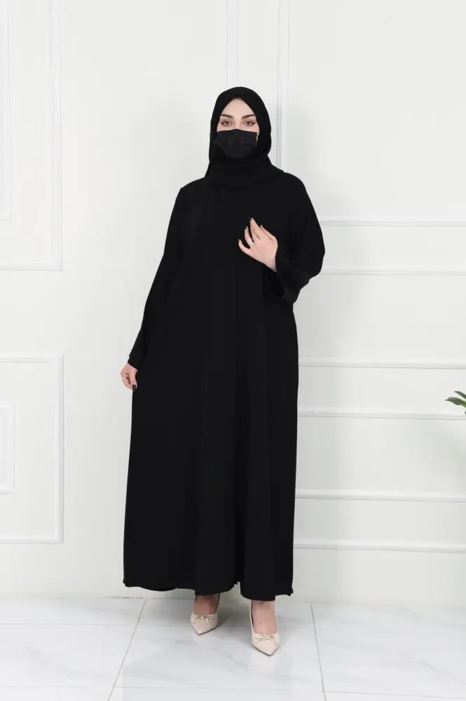 عباية نواعم سوداء بأكمام مربعة مطرزة