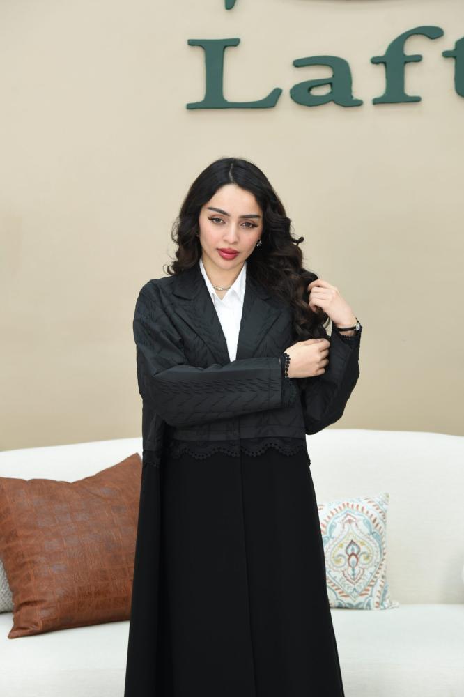 عباية كاجوال كريب بإضافة الجاكار