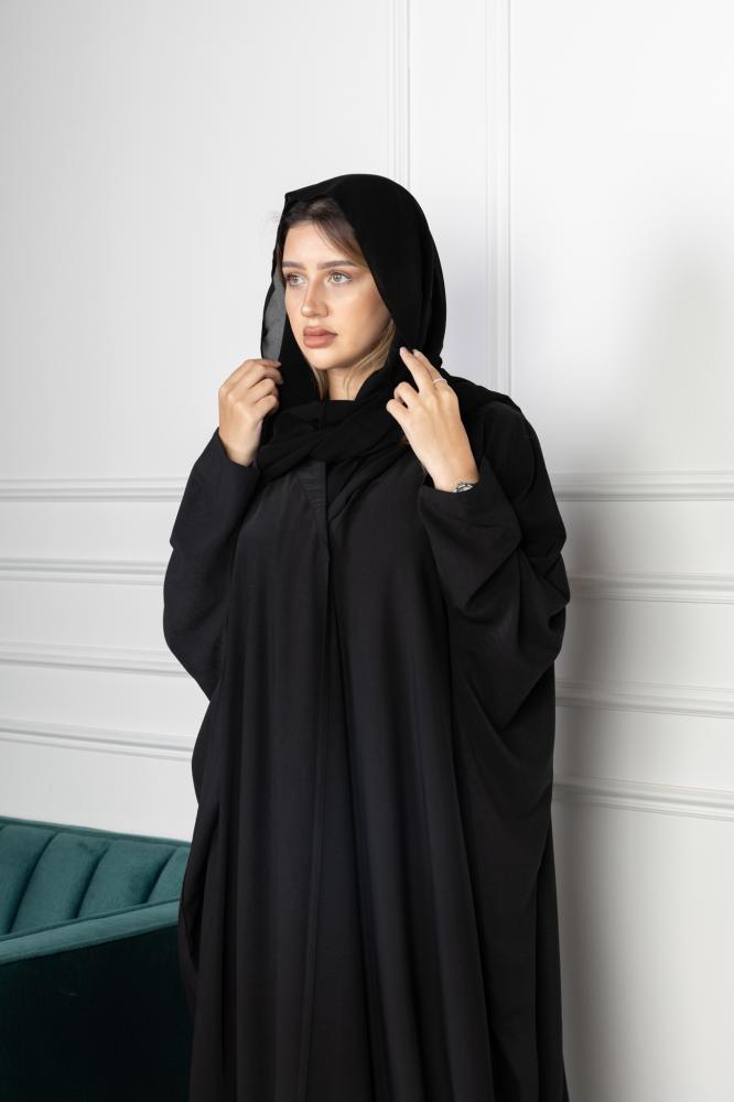 Black Bisht Abaya with a normal collar and sleeves