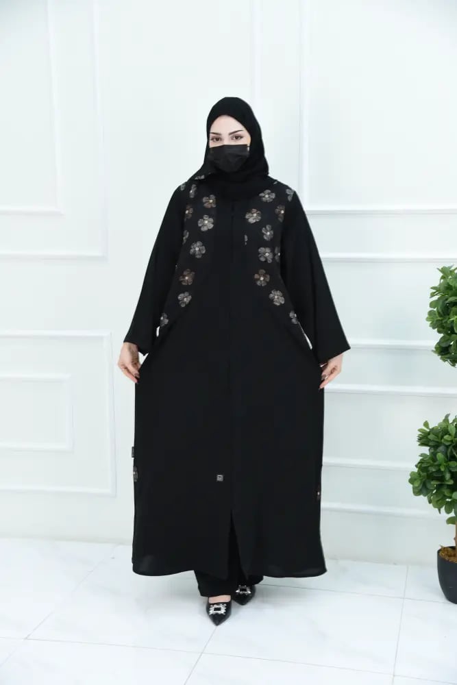 عباية مناسبات بتفاصيل ورد بيج