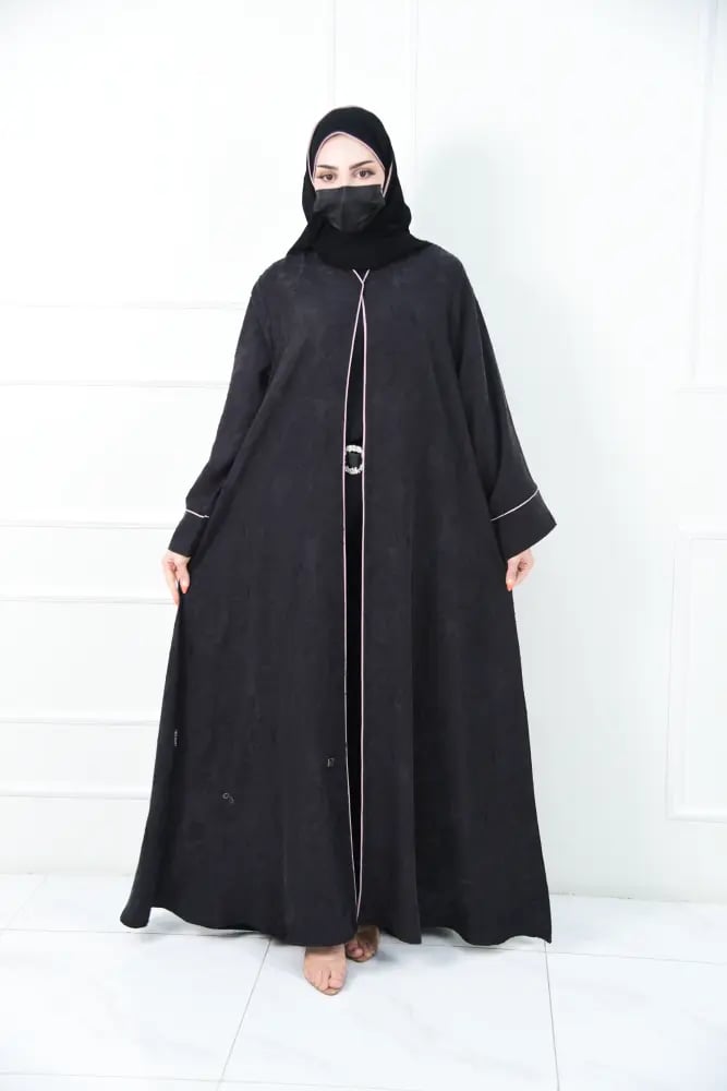 عباية جاكار تركي سوداء بقيطان وردي