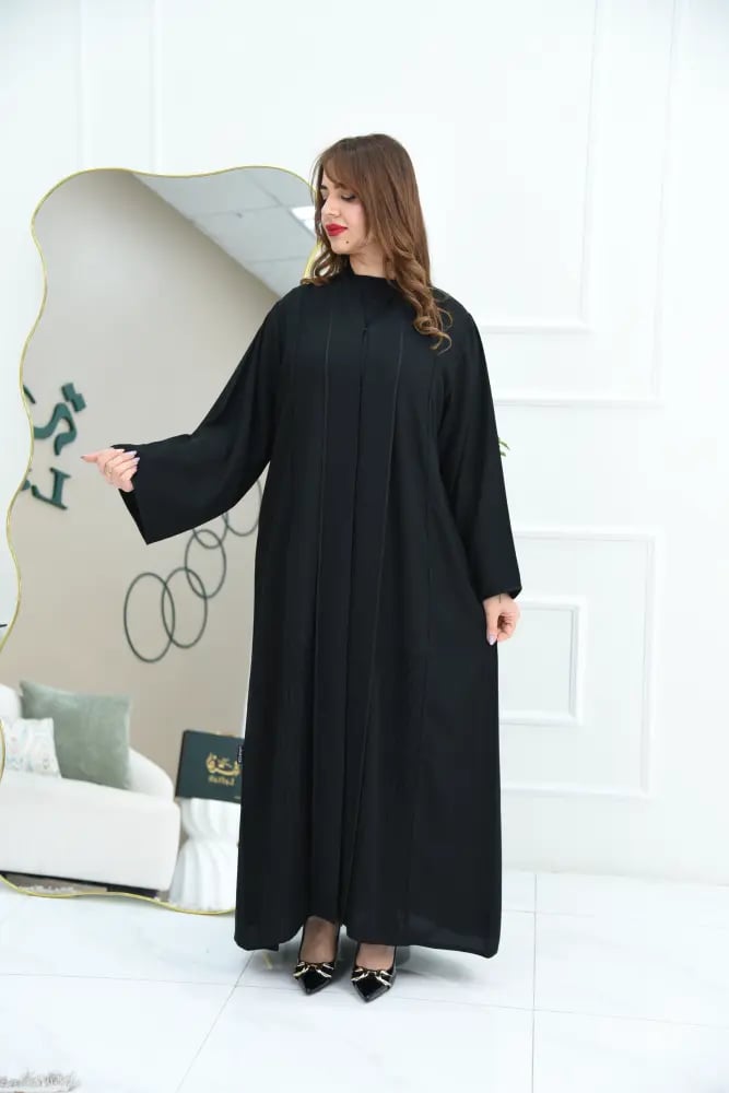 عباية سوداء بباندة أمامية وكسرات