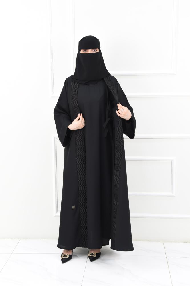 عباية كريب عملية بطبقة داخلية وحواف مزينة بكلف