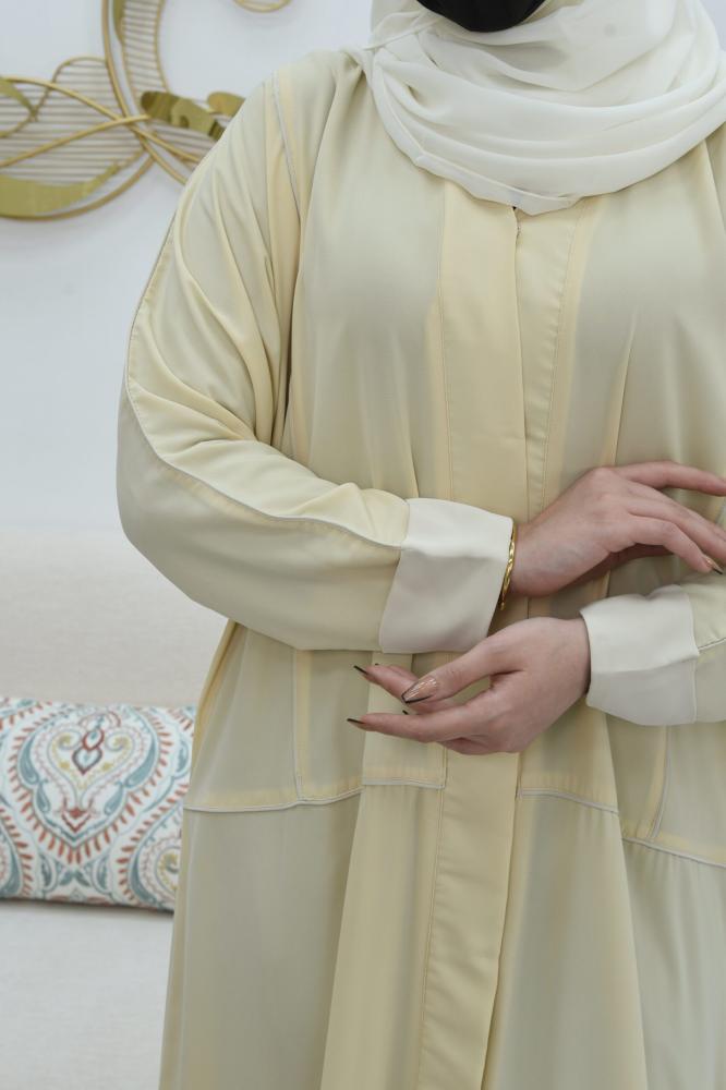 عباية كم مقلوب بلون كريمي