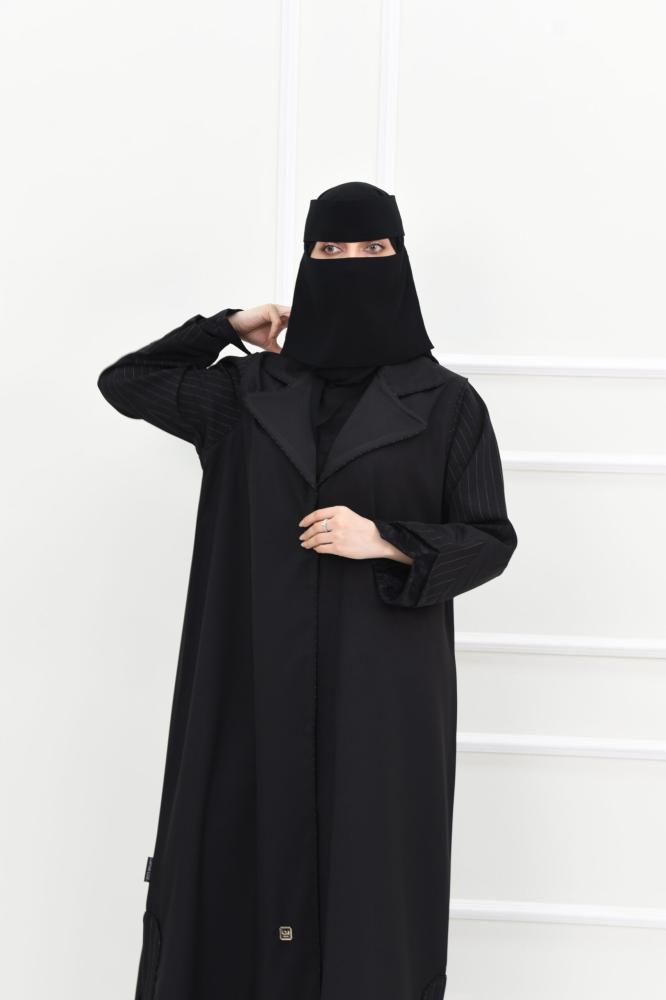 عباية عملية بتفاصيل مميزة