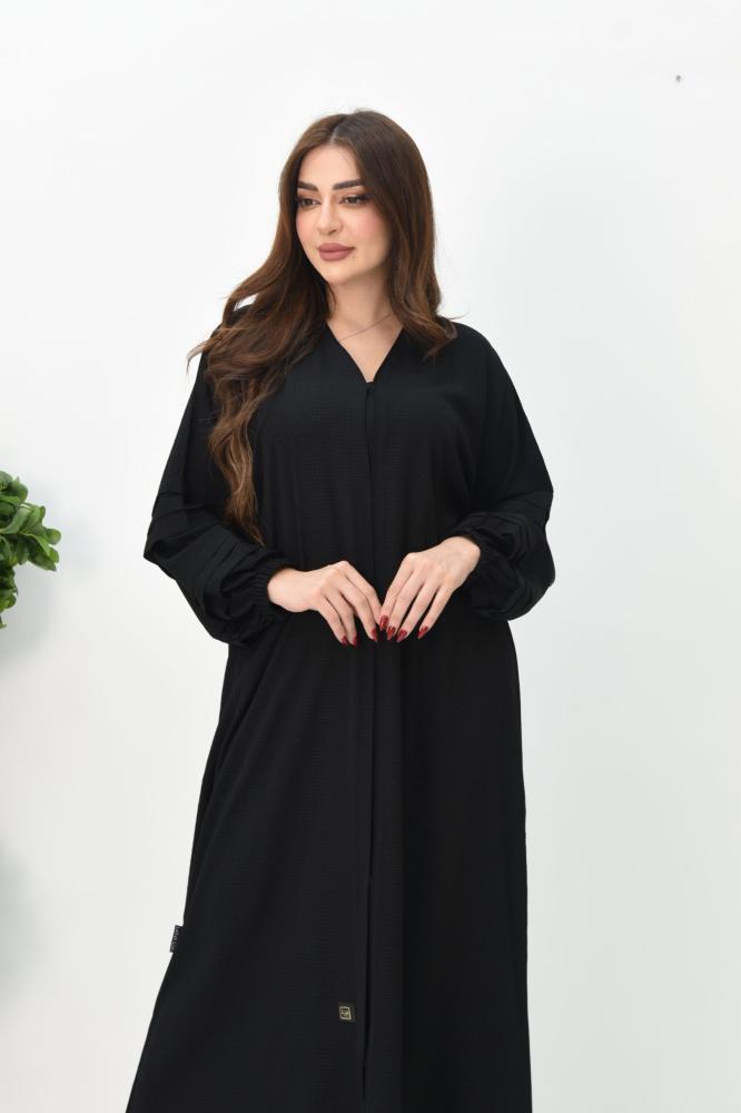 عباية انيقة بكم مطاط مزين بالكسرات