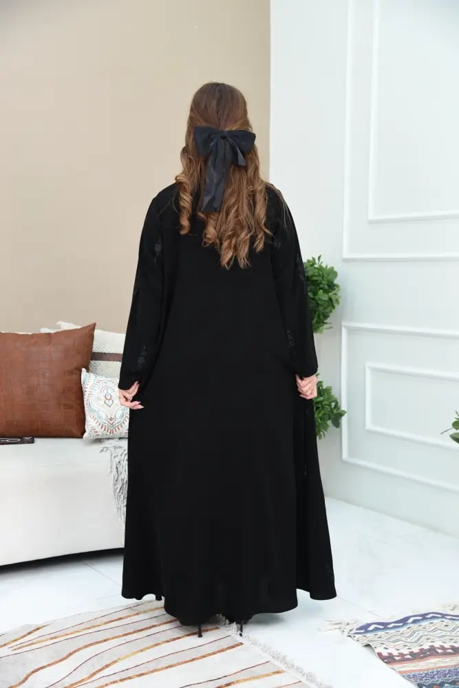 عباية تطريز ورد أسود