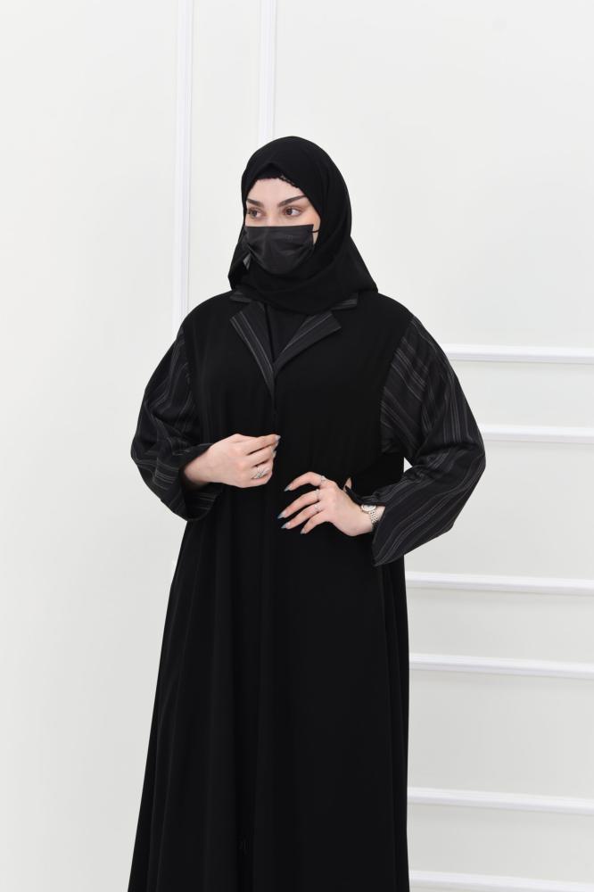 عباية الحان بأكمام وياقة مقلمة بالرمادي والأسود