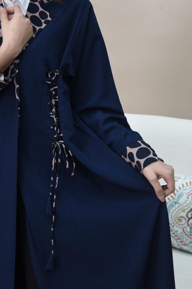 عباية كحلي  مع كسرات وياقة مميزه