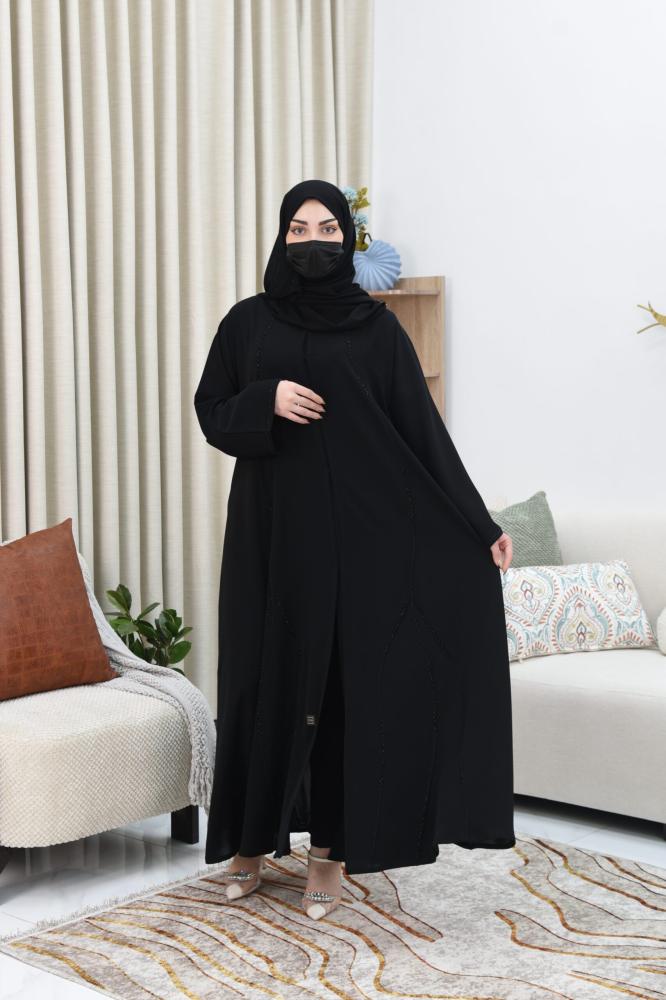 عباية سوداء بتطريز ساحر