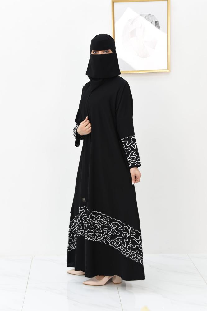 عباية كلوش نواعم بتطريز أبيض