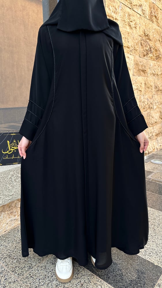 عباية بخطوط مزينة - { K179 }