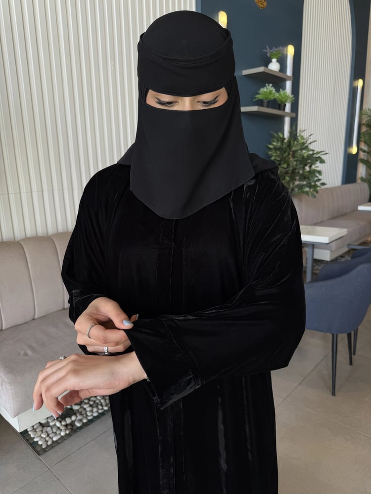Velvet abaya